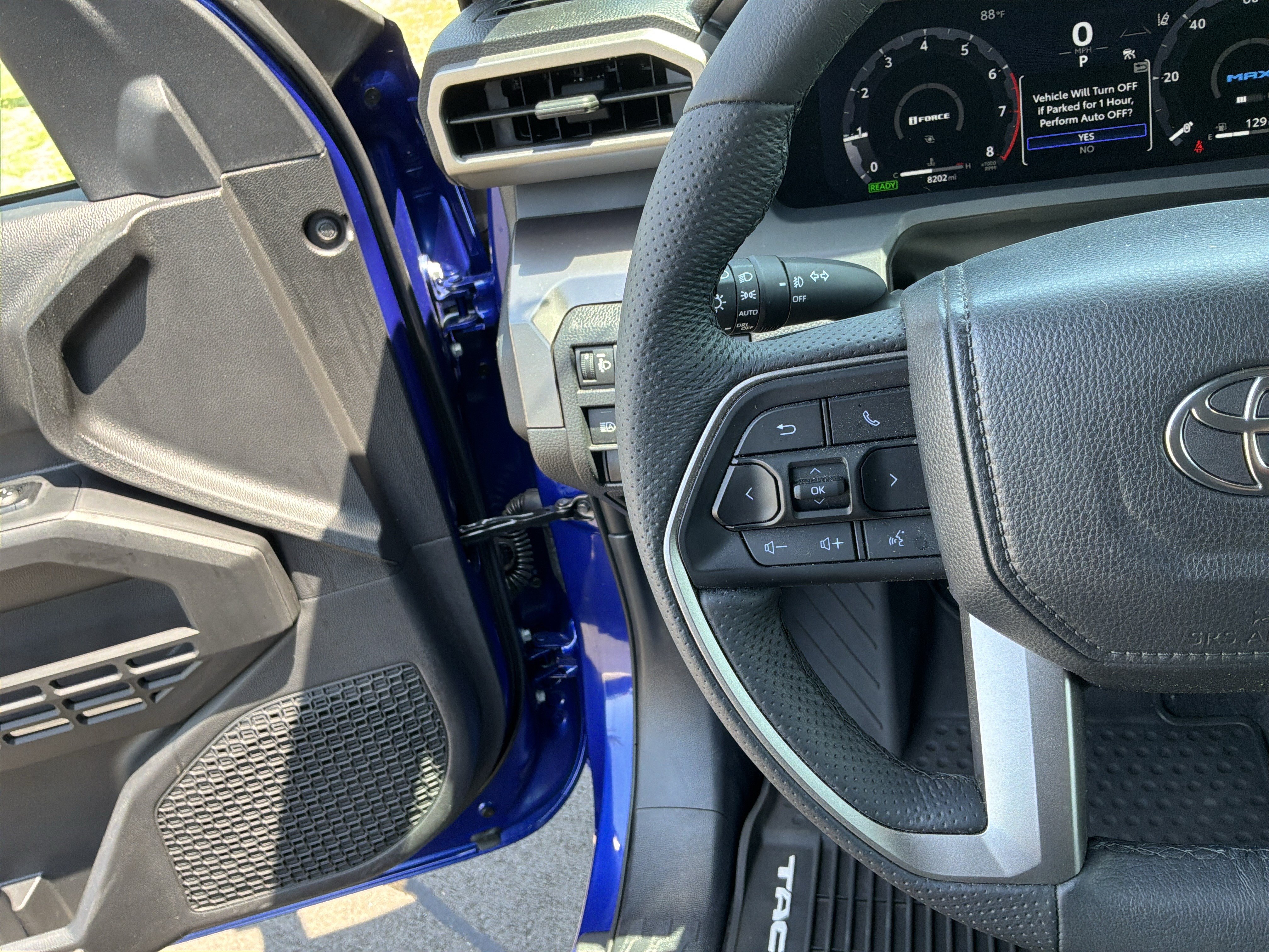 Used 2025 Toyota Tacoma TRD Sport w/ TRD Sport Premium Package AWD/4WD image 19
