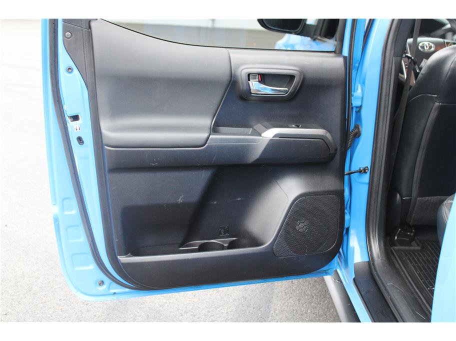Used 2020 Toyota Tacoma TRD Sport w/ TRD Premium Sport Package image 12