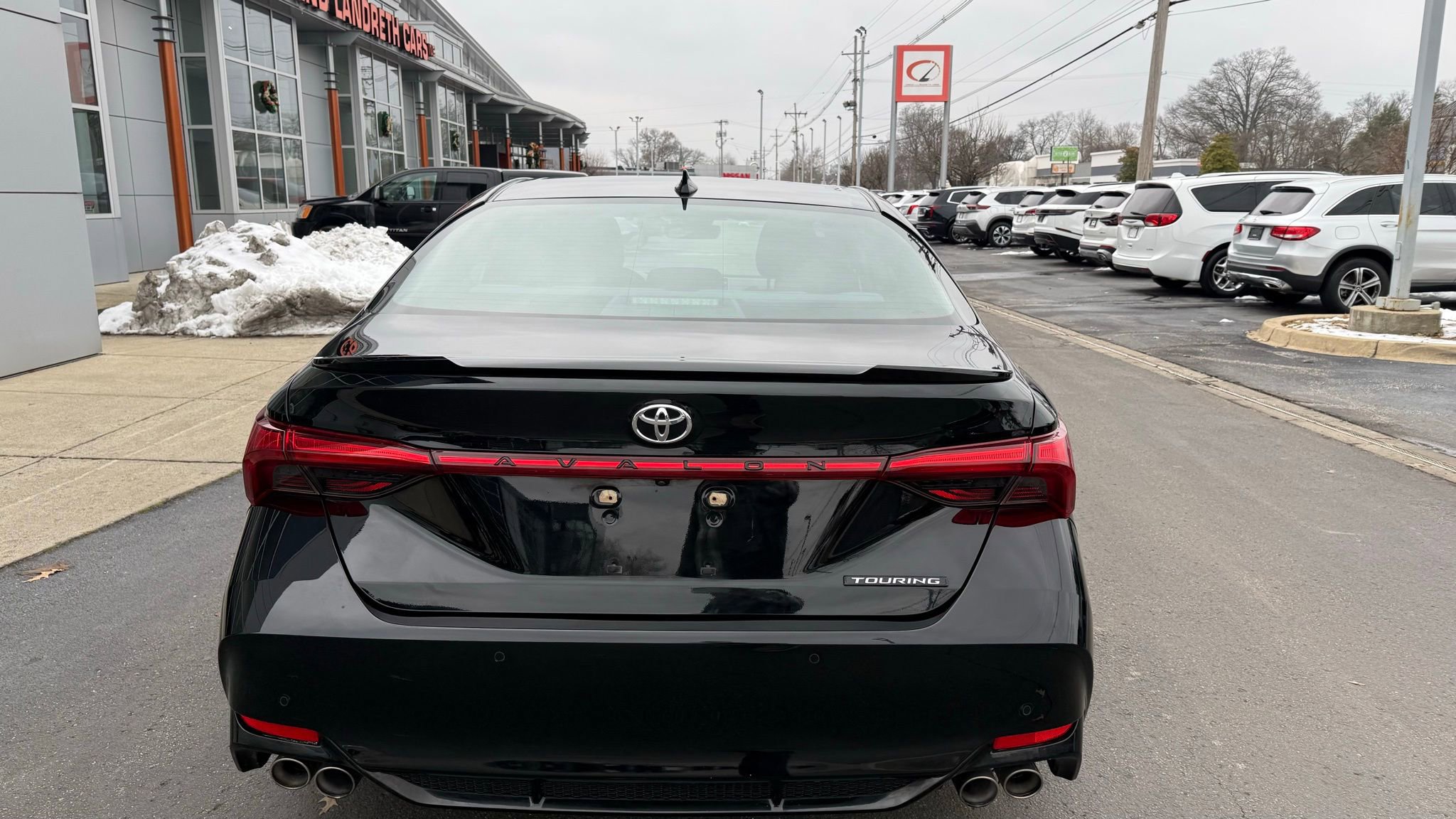 Used 2019 Toyota Avalon Touring image 3