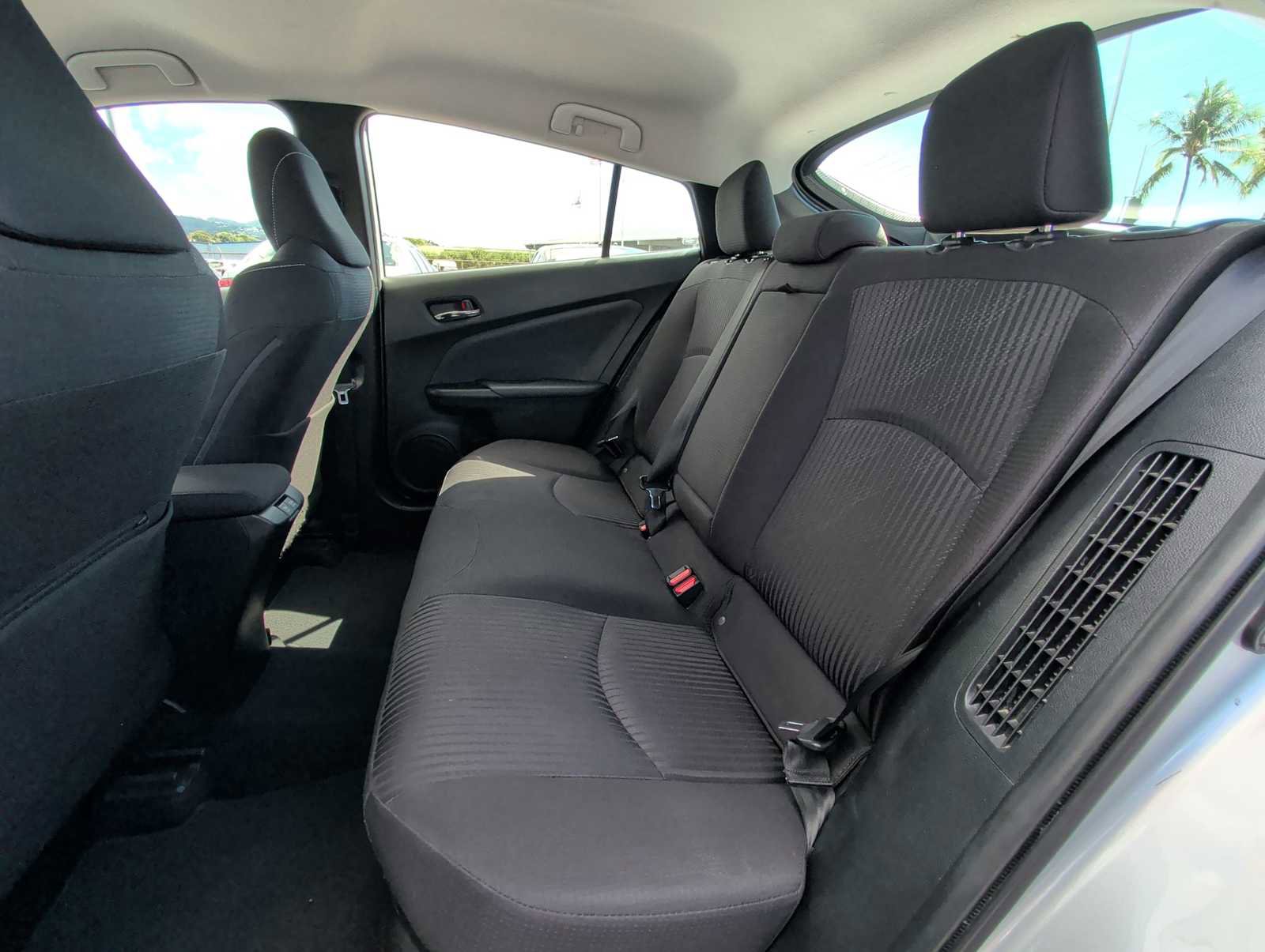 Used 2020 Toyota Prius Prime LE image 23