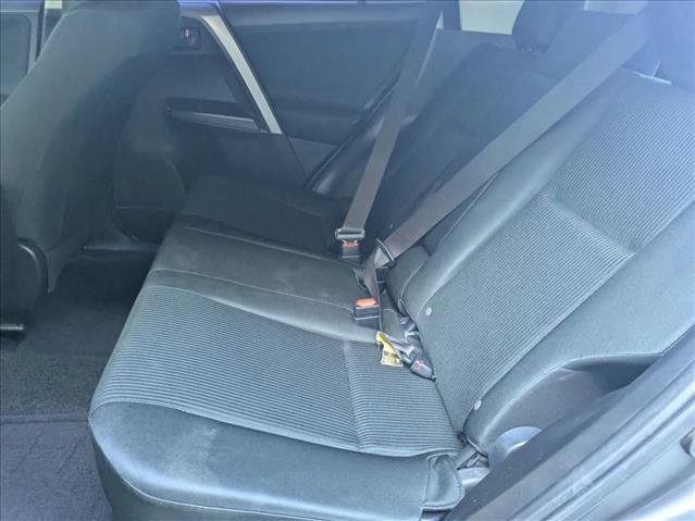 Used 2018 Toyota RAV4 LE image 16