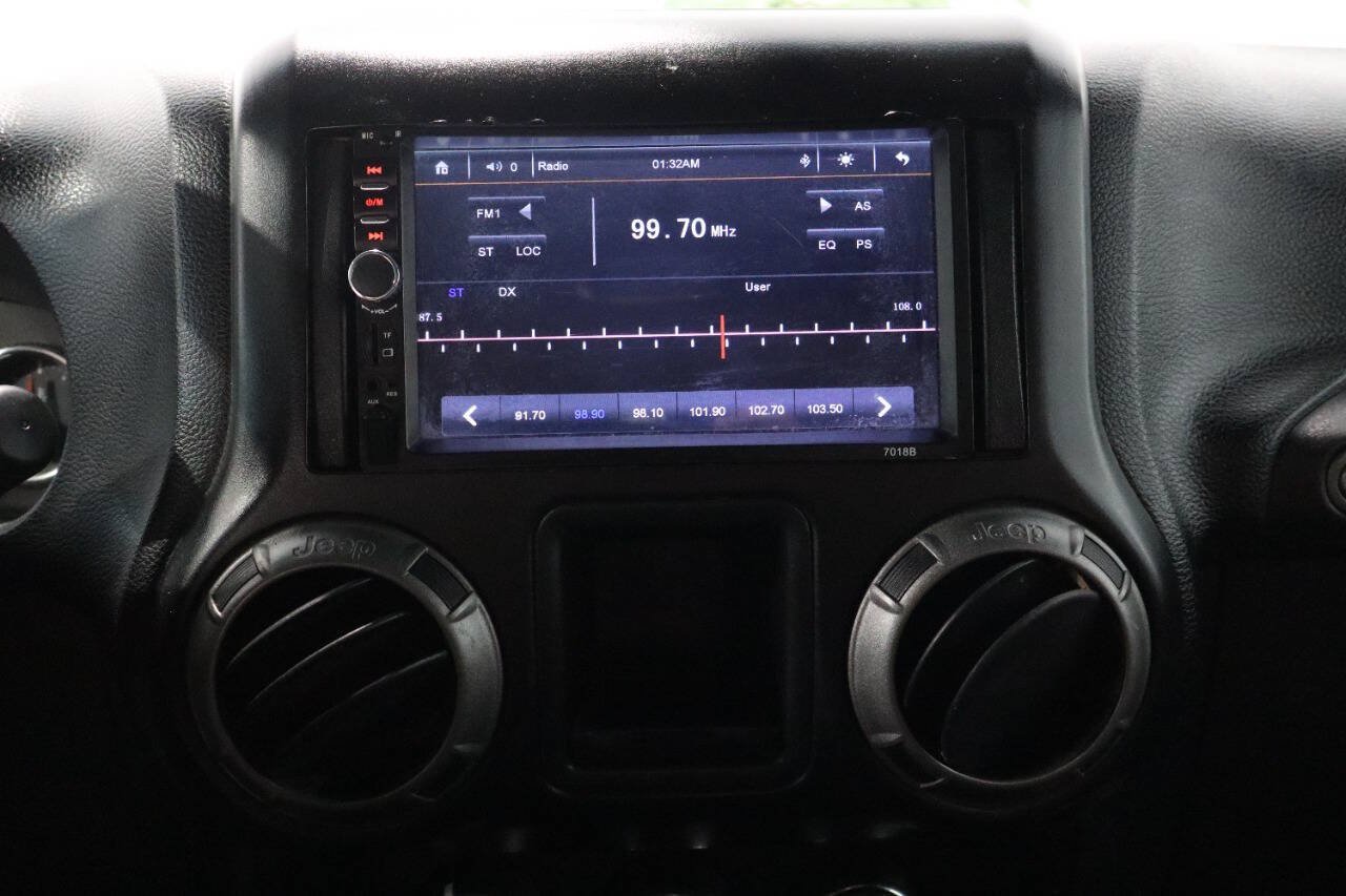 Used 2017 Jeep Wrangler Sport AWD/4WD image 19