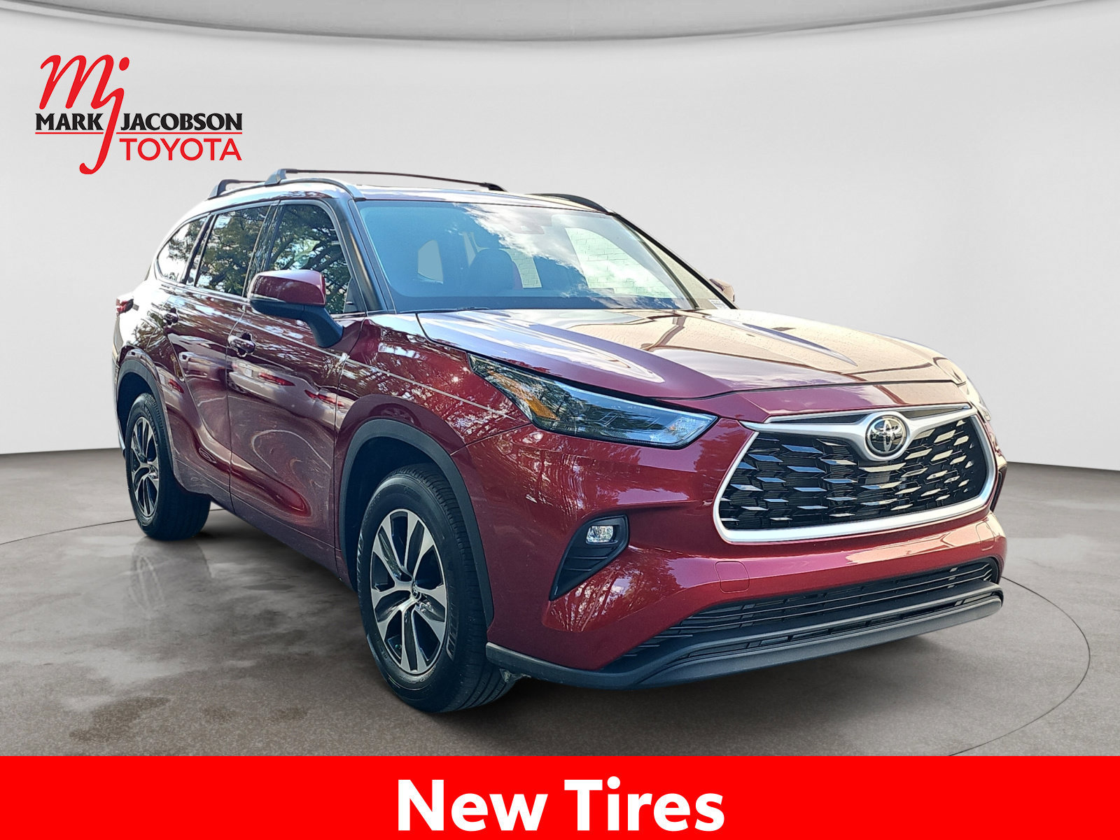 Used 2022 Toyota Highlander XLE FWD image 5