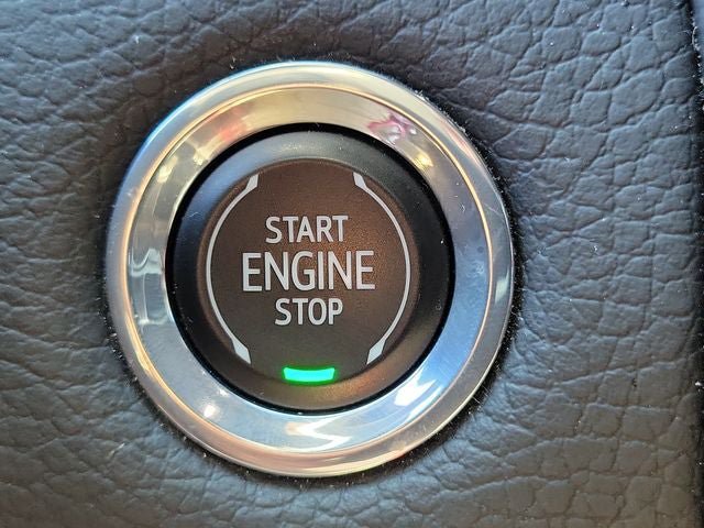 Used 2023 GMC Yukon Denali w/ Denali Reserve Package AWD/4WD image 16