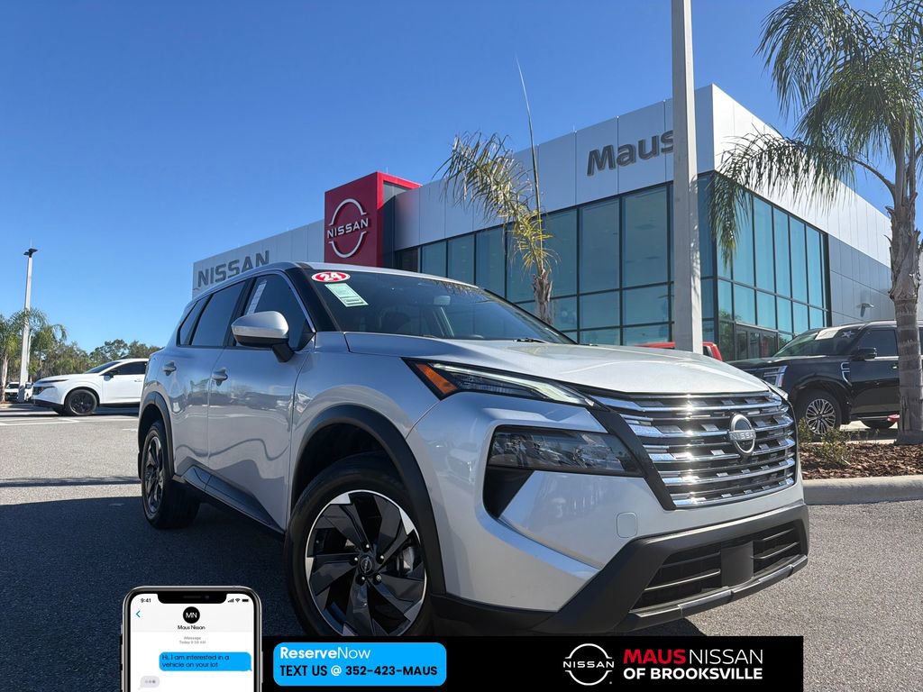 Used 2024 Nissan Rogue SV image 1
