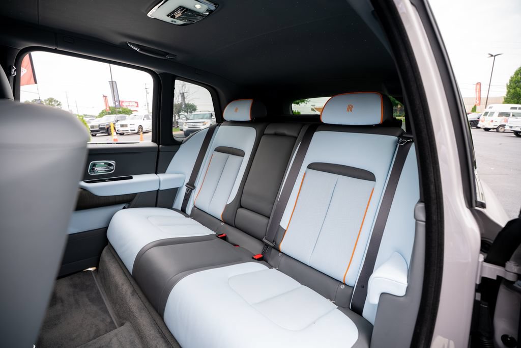 Used 2025 Rolls-Royce Cullinan AWD/4WD image 51