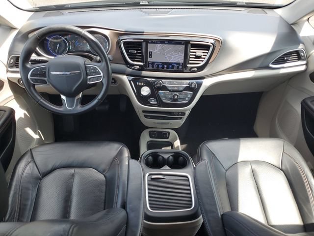Used 2018 Chrysler Pacifica Touring-L Plus FWD image 20