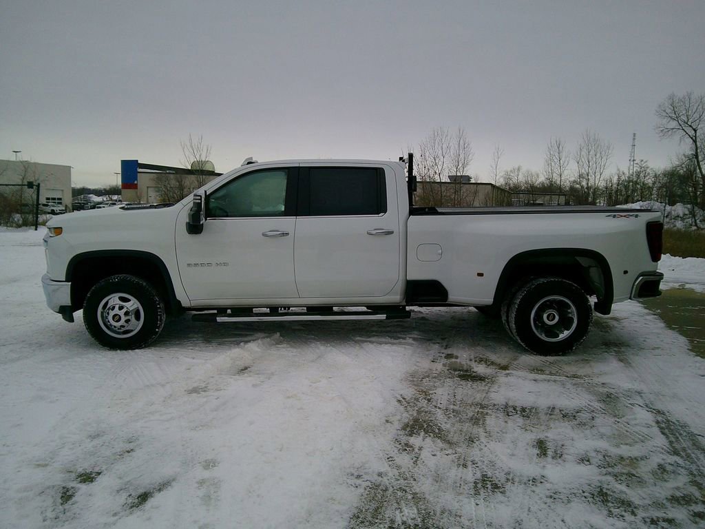 Used 2023 Chevrolet Silverado 3500 LTZ w/ LTZ Convenience Package image 4