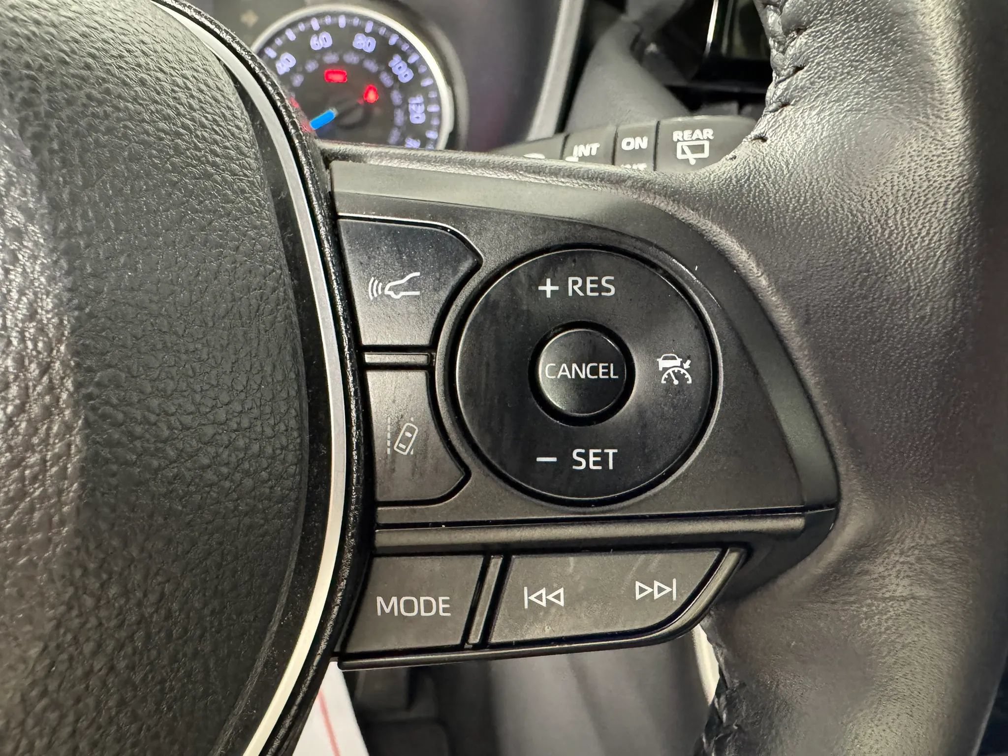 Used 2022 Toyota RAV4 SE AWD/4WD image 16