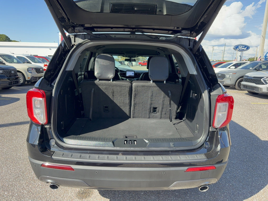 Certified 2023 Ford Explorer XLT w/ Equipment Group 202A image 8