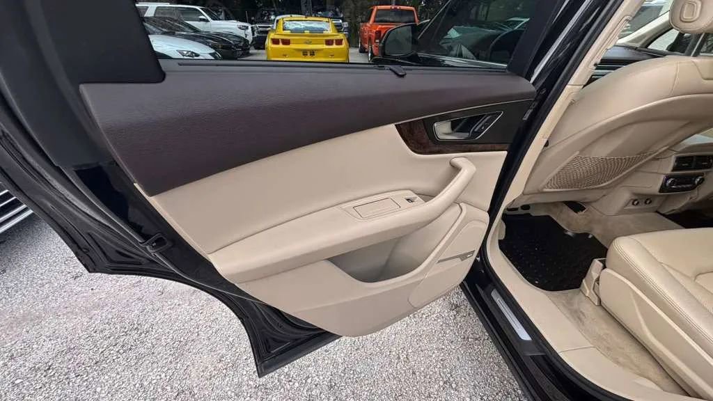 Used 2018 Audi Q7 3.0T Prestige w/ Prestige Package AWD/4WD image 15