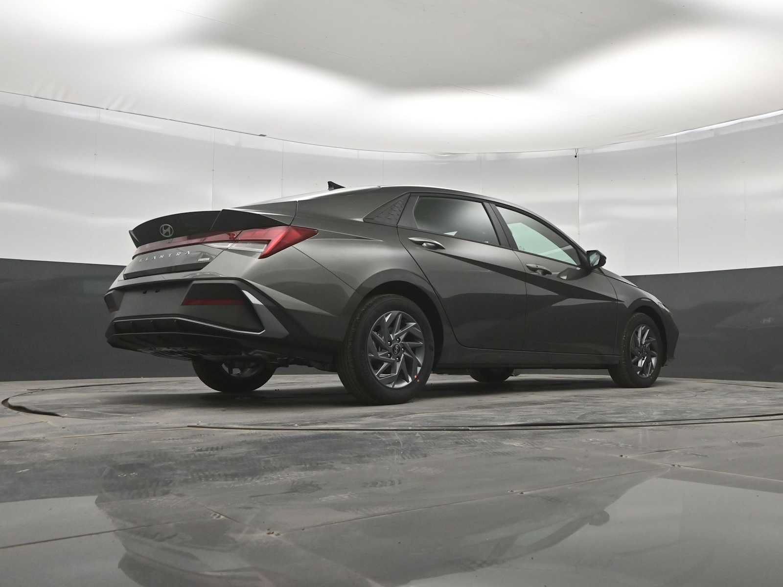 New 2026 Hyundai Elantra Hybrid FWD image 39