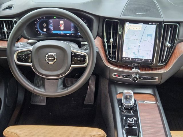 Used 2023 Volvo XC60 B5 Ultimate w/ Protection Package Premier image 27