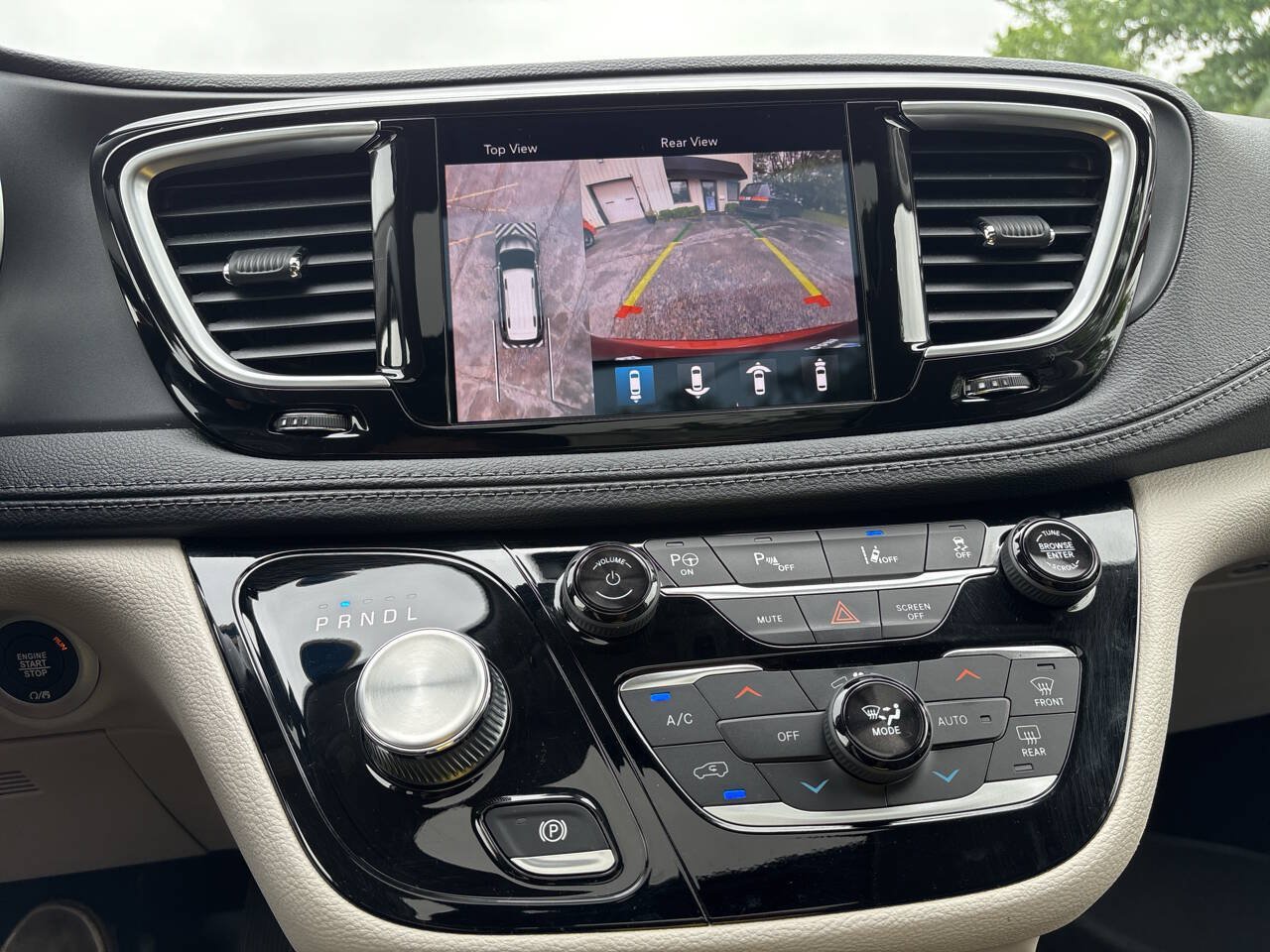 Used 2020 Chrysler Pacifica Limited w/ Advanced Safetytec Group FWD image 20