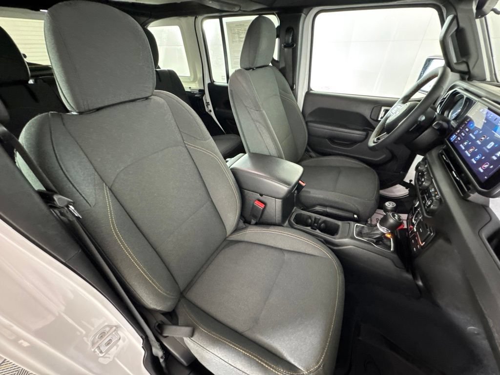 Certified 2024 Jeep Wrangler Unlimited AWD/4WD image 43