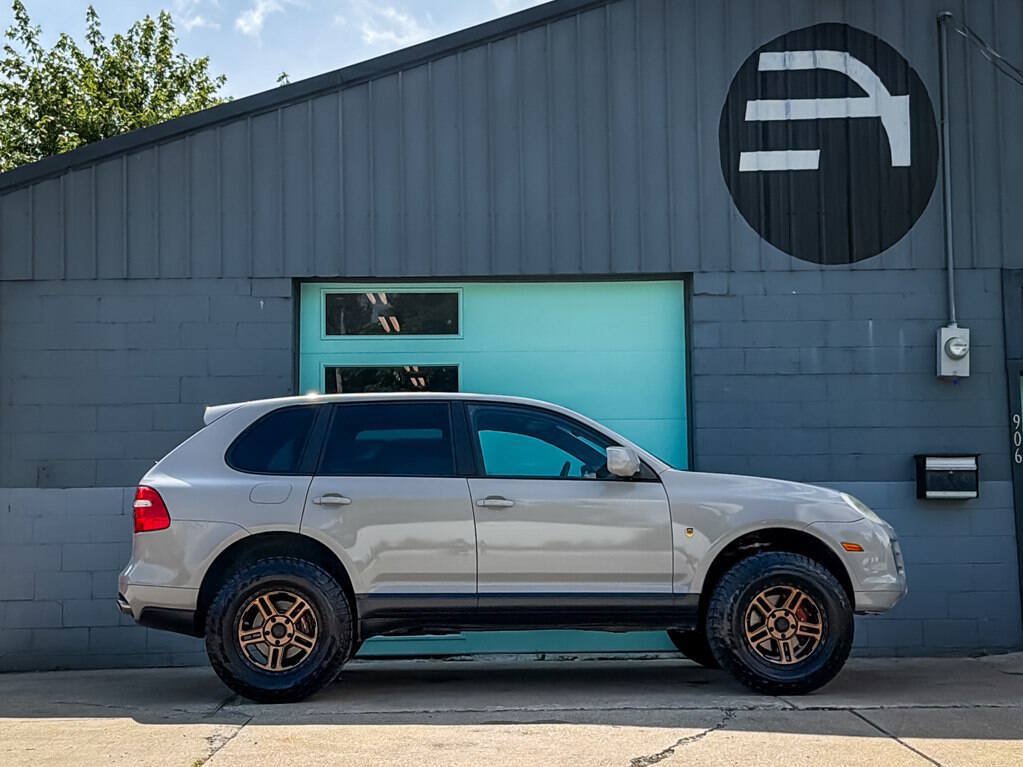 Used 2010 Porsche Cayenne AWD/4WD image 10