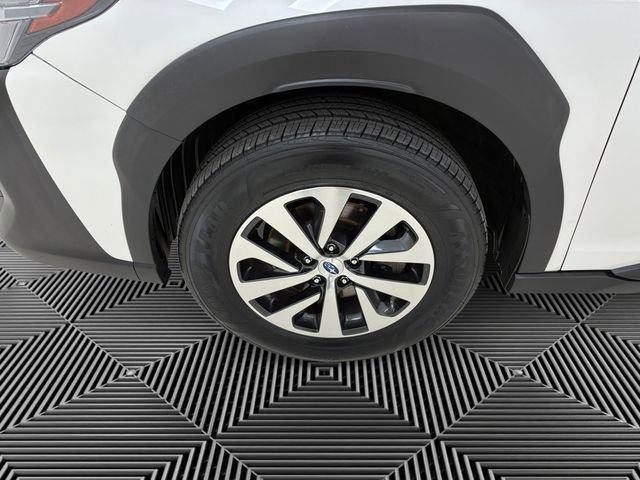 Used 2023 Subaru Outback Premium image 9