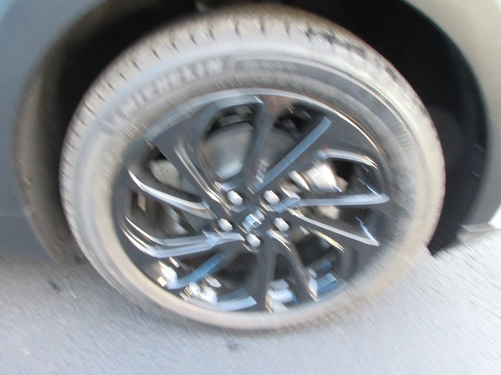 New 2027 Chevrolet Bolt RS w/ Technology Package FWD image 9