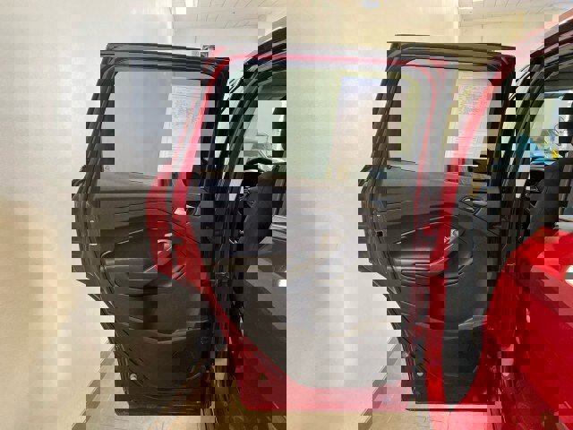 Used 2019 Ford Escape SE image 9