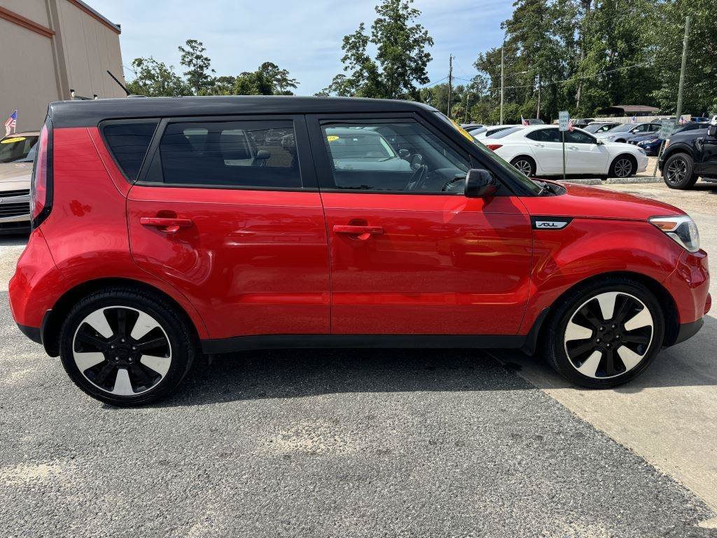Used 2017 Kia Soul + w/ Designer's Package FWD image 4