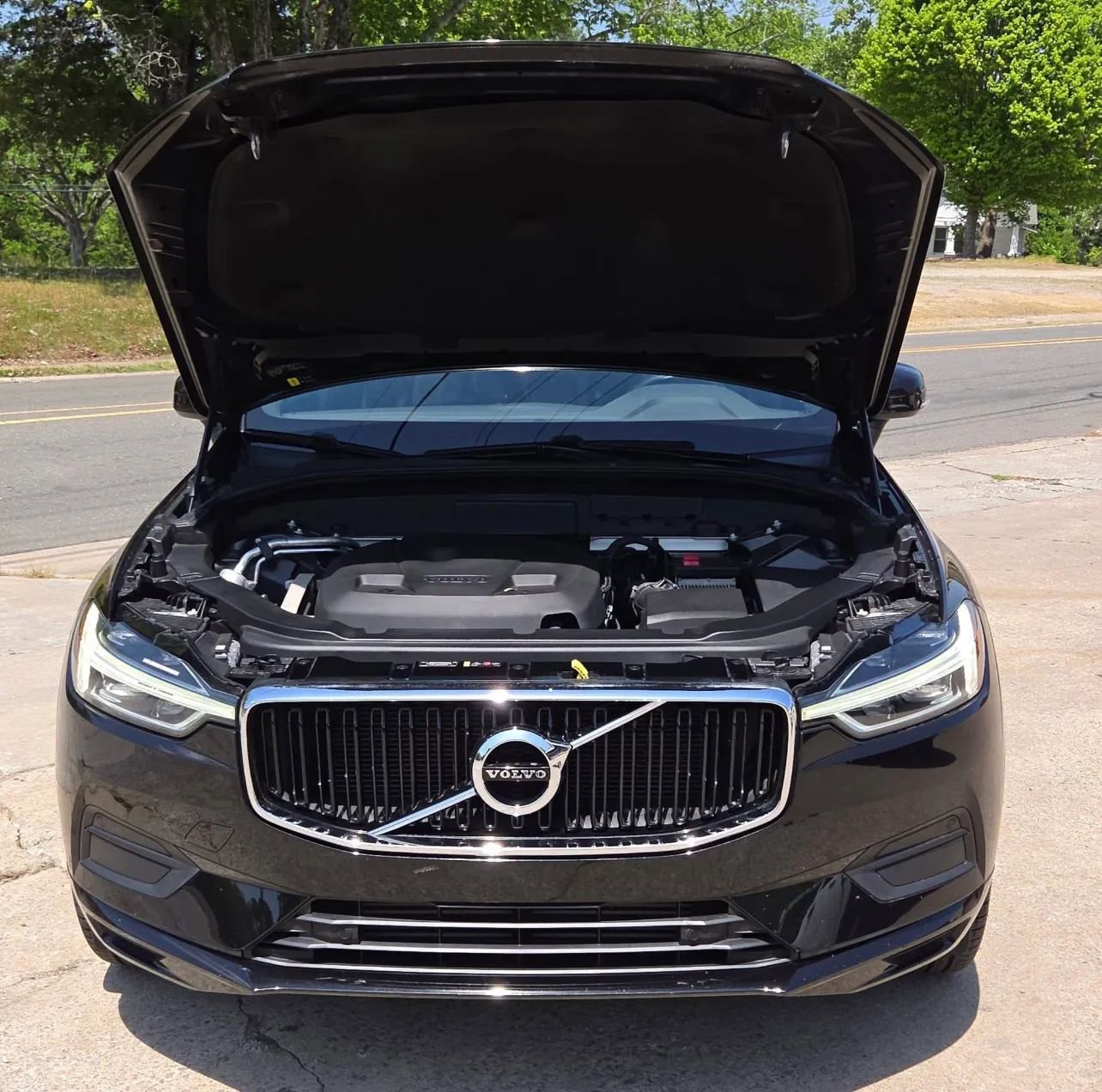 Used 2020 Volvo XC60 T5 Momentum FWD image 5