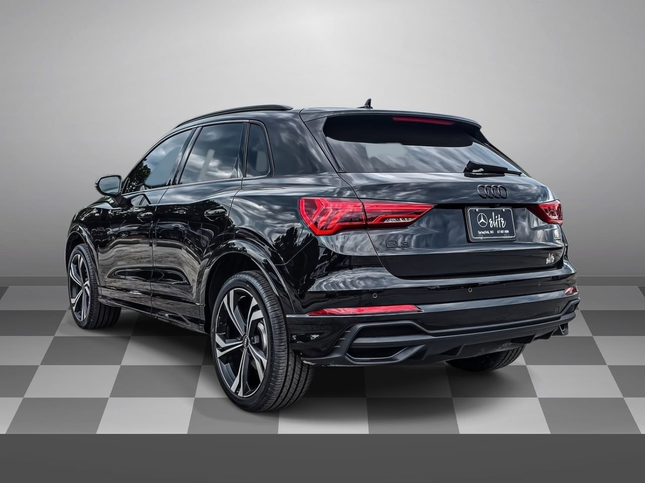 Used 2024 Audi Q3 2.0T Premium Plus w/ Premium Plus Package AWD/4WD image 4