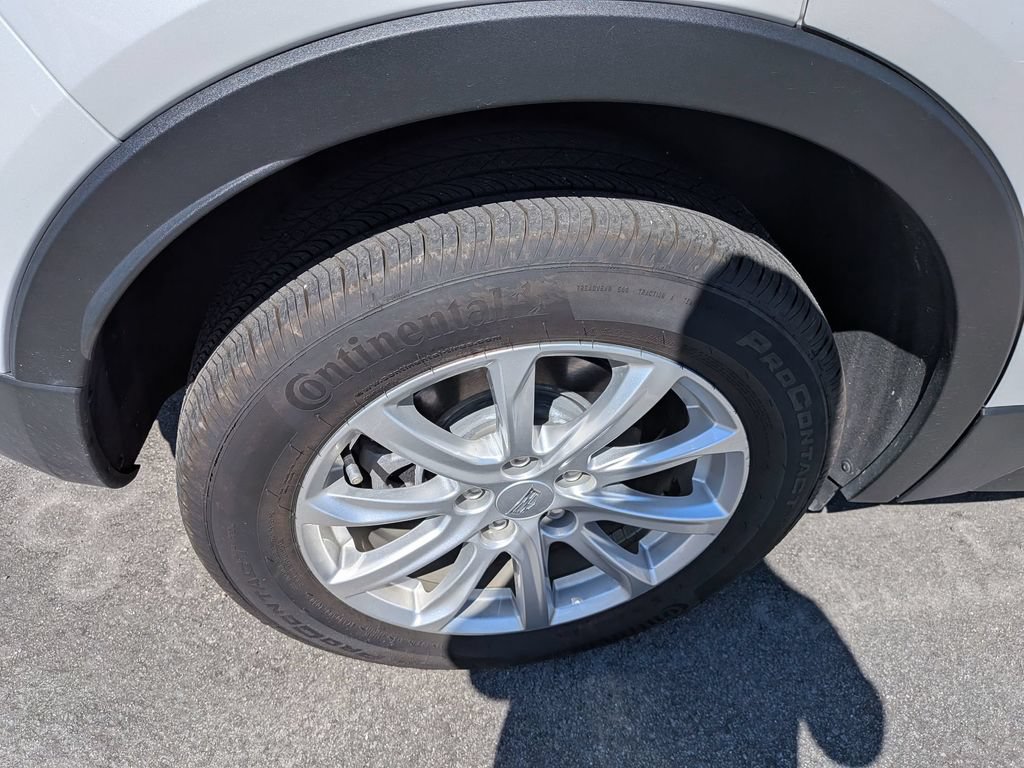 Used 2023 Cadillac XT4 Luxury w/ Cold Weather Package FWD image 10