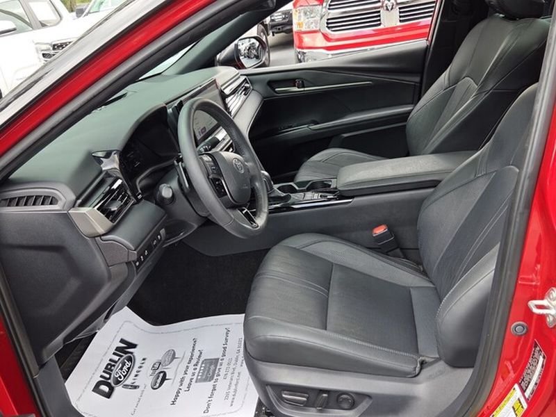 Used 2025 Toyota Camry XSE FWD image 6