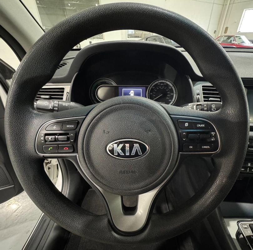 Used 2019 Kia Niro LX image 11