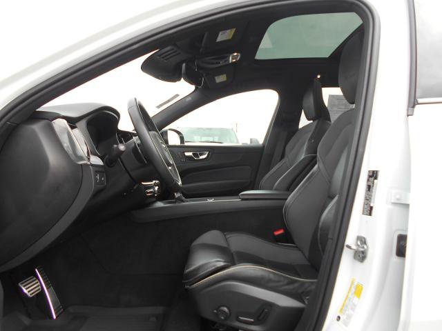 Used 2020 Volvo XC60 T6 R-Design w/ Protection Package Premier AWD/4WD image 9