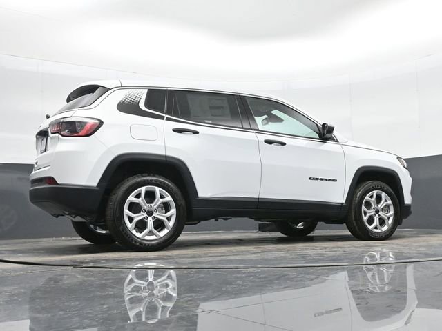 Used 2025 Jeep Compass Sport w/ Mopar Graphics Package AWD/4WD image 38