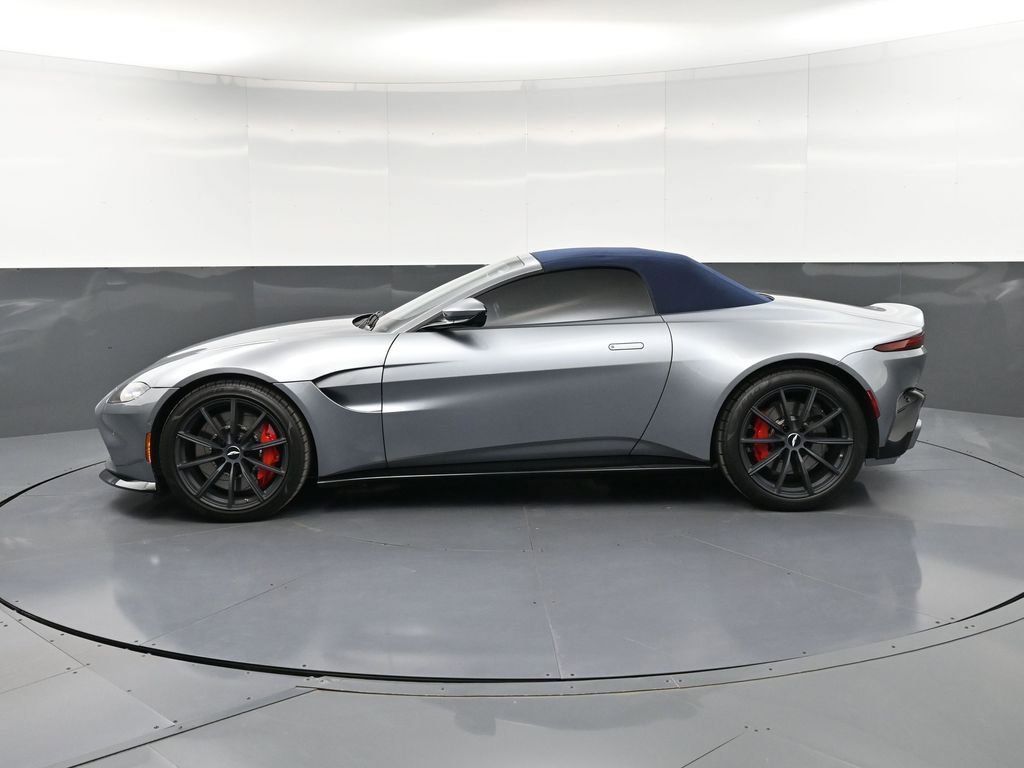 Used 2021 Aston Martin V8 Vantage Roadster RWD image 2