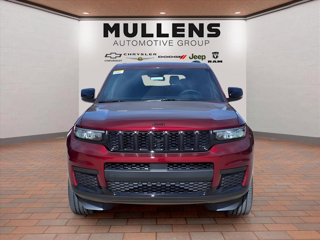 New 2025 Jeep Grand Cherokee L Altitude image 2