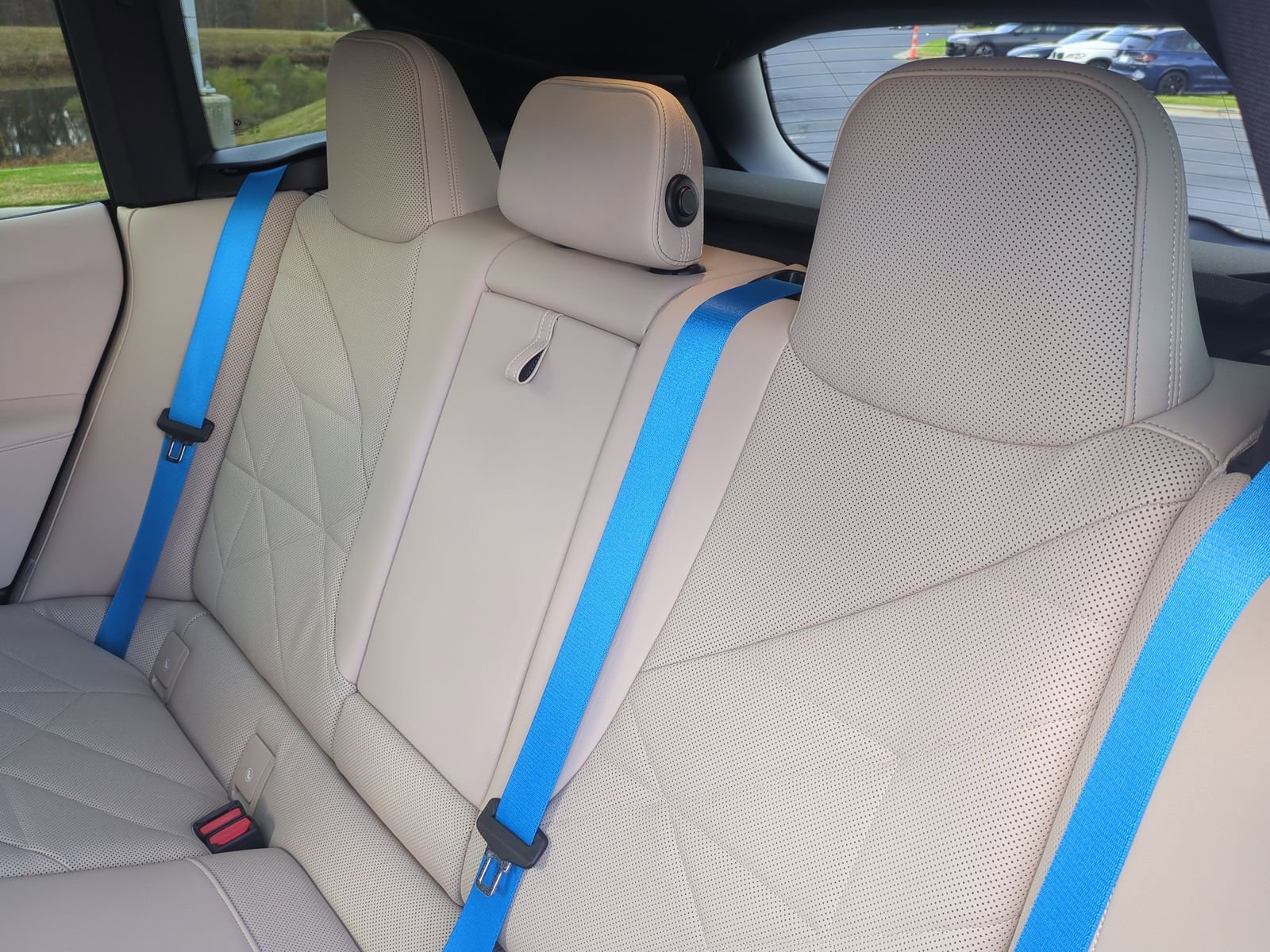 Certified 2023 BMW iX xDrive50 w/ Premium Package image 31