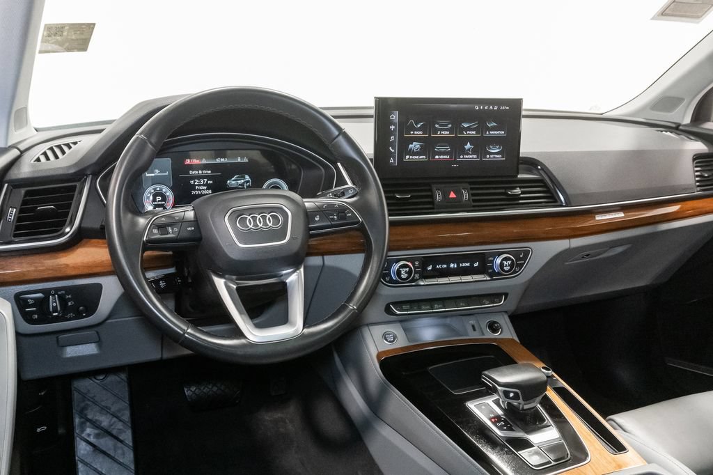 Used 2023 Audi Q5 2.0T Premium Plus w/ Premium Plus Package AWD/4WD image 7
