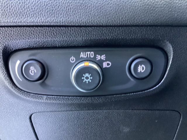 Used 2021 Buick Encore GX Essence w/ Experience Buick Package image 14