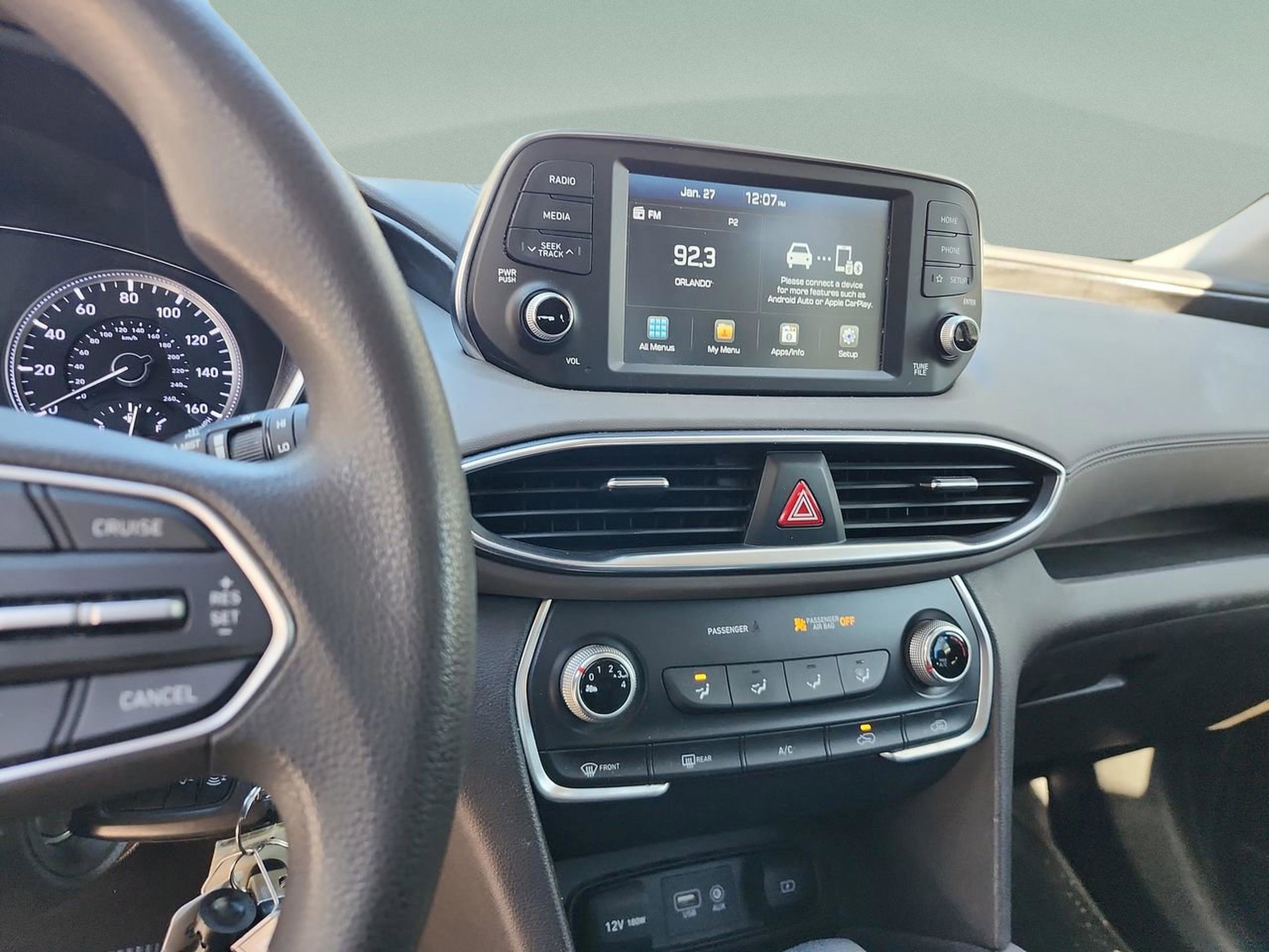 Used 2019 Hyundai Santa Fe SE image 10