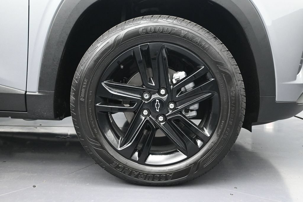Used 2026 Chevrolet Trax ACTIV FWD image 9