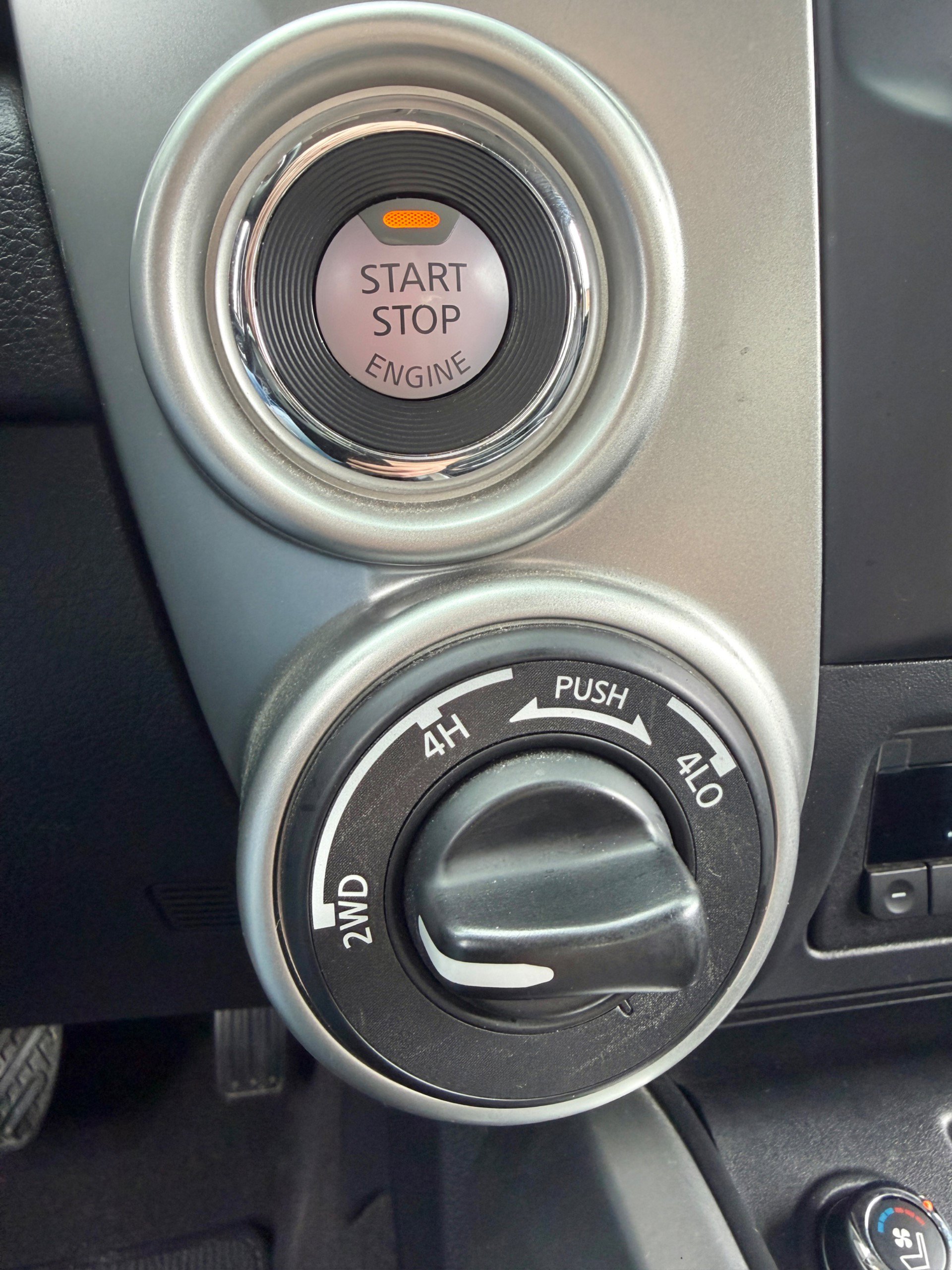 Used 2017 Nissan Titan PRO-4X w/ Pro-4x Convenience Package image 85