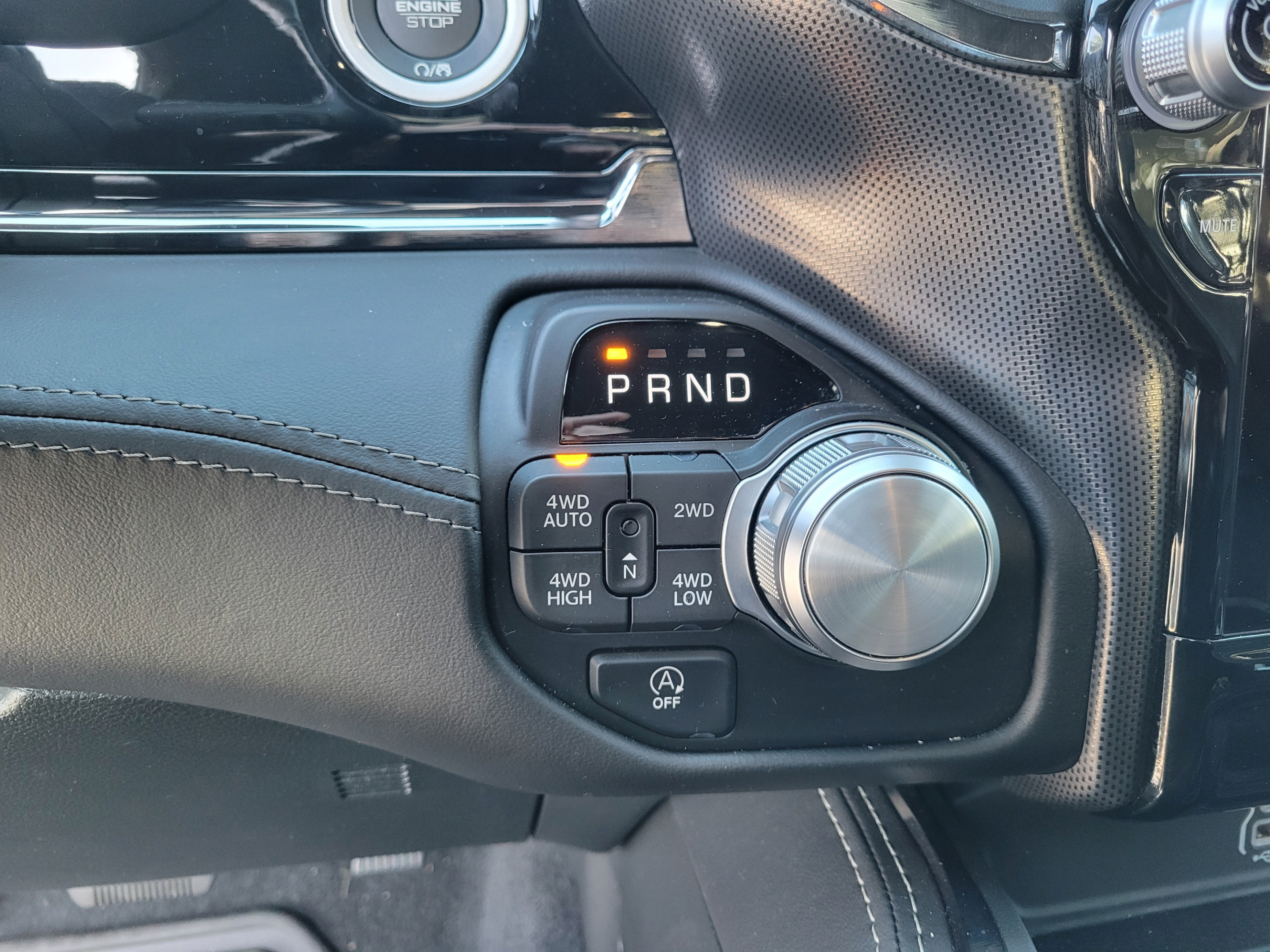 Used 2025 RAM 1500 Limited AWD/4WD image 19