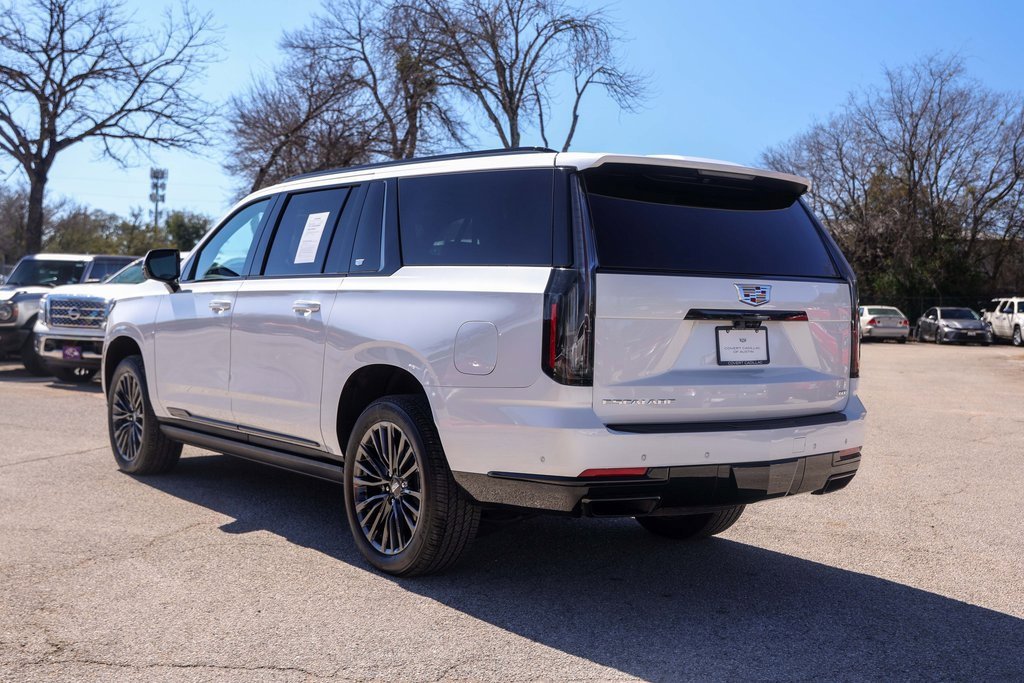 Certified 2025 Cadillac Escalade ESV Sport Platinum image 3