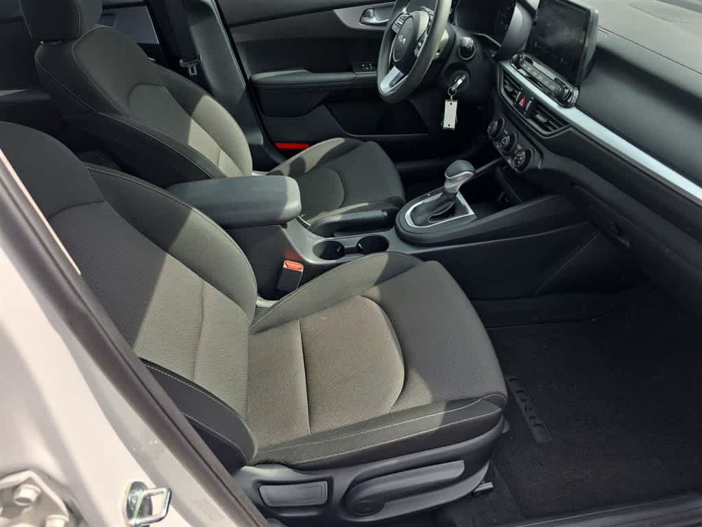 Used 2024 Kia Forte LXS w/ LXS Technology Package FWD image 25