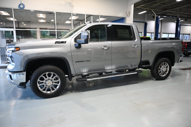 New 2026 Chevrolet Silverado 3500 LTZ w/ LTZ Premium Package AWD/4WD image 10