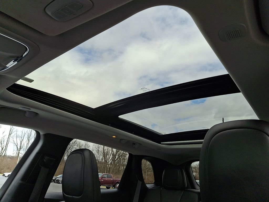 Used 2022 Jeep Cherokee Latitude Lux w/ Sun & Sound Group image 14