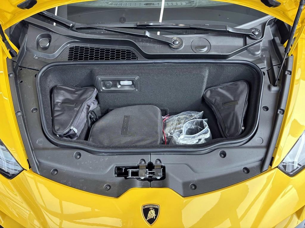 Used 2024 Lamborghini Huracan EVO image 19