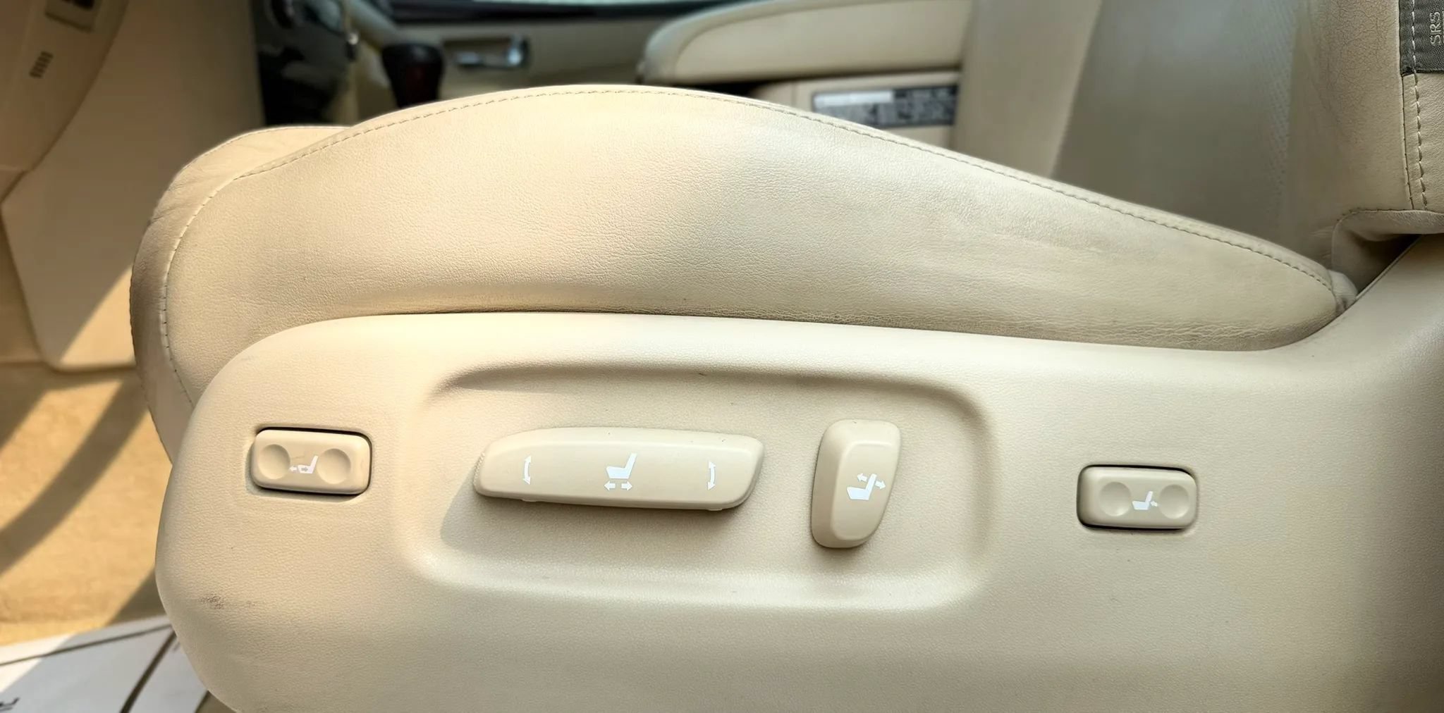 Used 2013 Lexus LX 570 4WD image 28