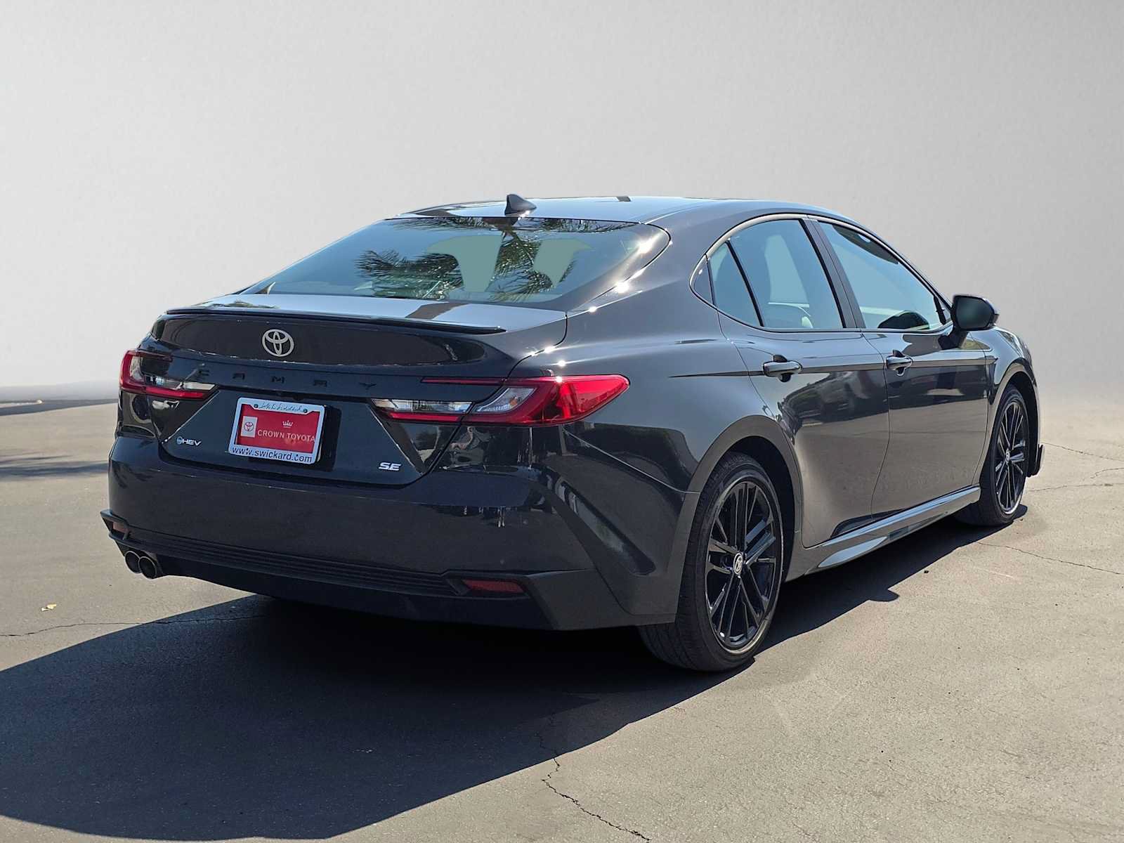Used 2026 Toyota Camry SE FWD image 3