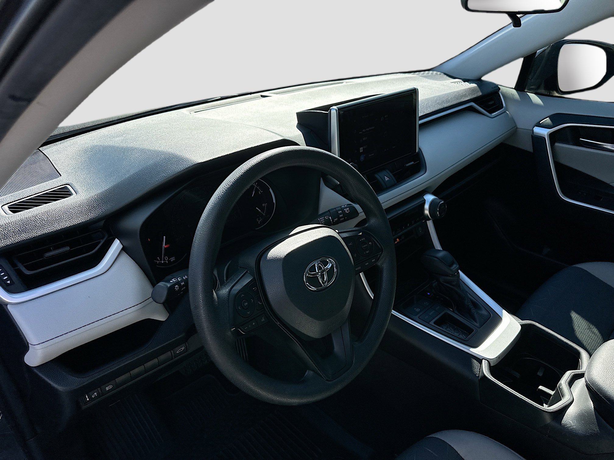 Used 2023 Toyota RAV4 XLE w/ Convenience Package image 9