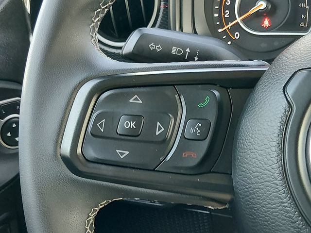 Used 2025 Jeep Wrangler Unlimited Rubicon AWD/4WD image 23