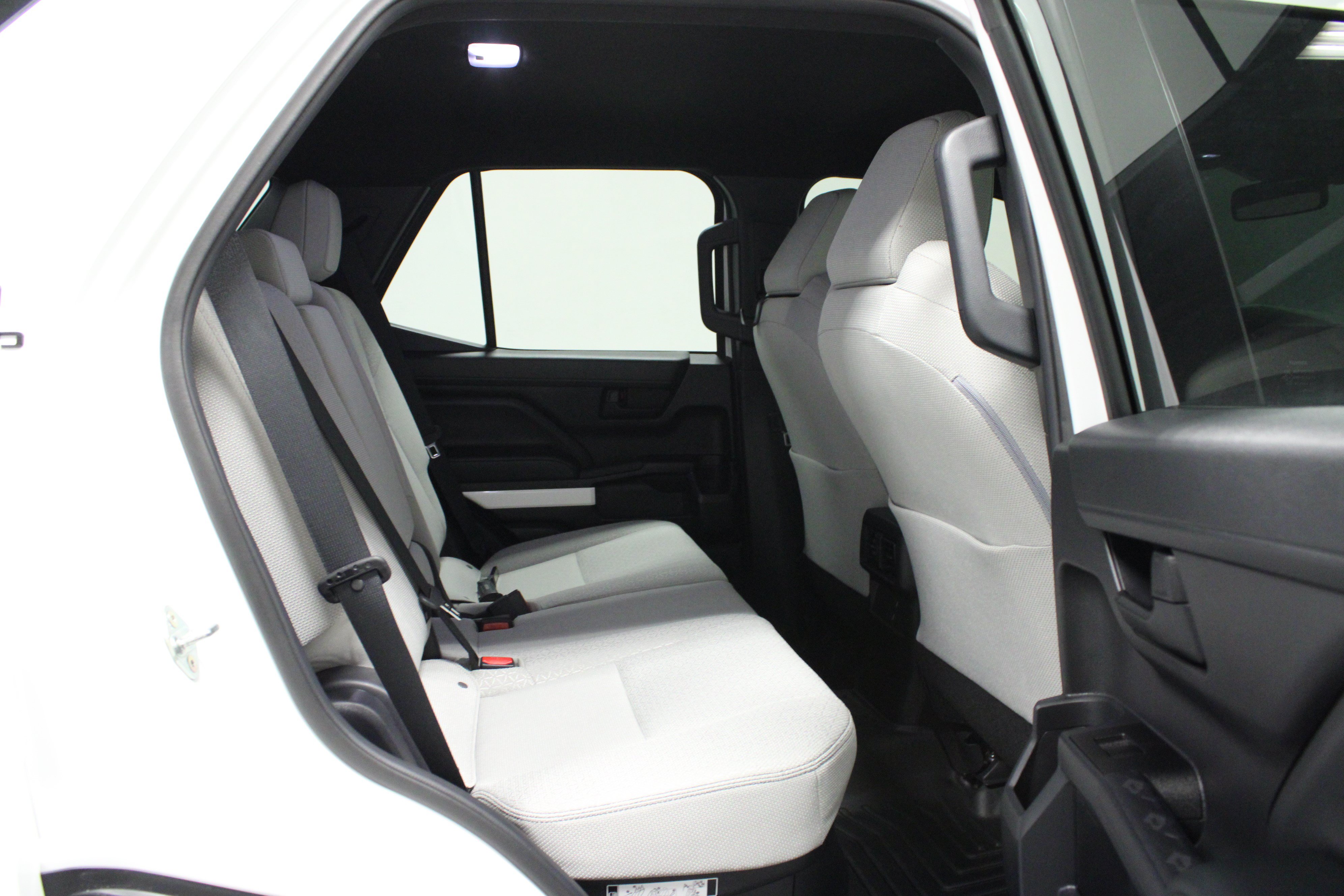 Used 2025 Toyota 4Runner SR5 AWD/4WD image 14